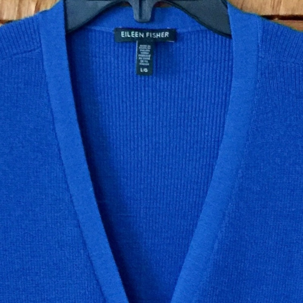 Eileen Fisher 𝐷𝑟𝑜𝑝 𝑆𝘩𝑜𝑢𝑙𝑑𝑒𝑟 Rib Cardigan - Picture 4 of 9